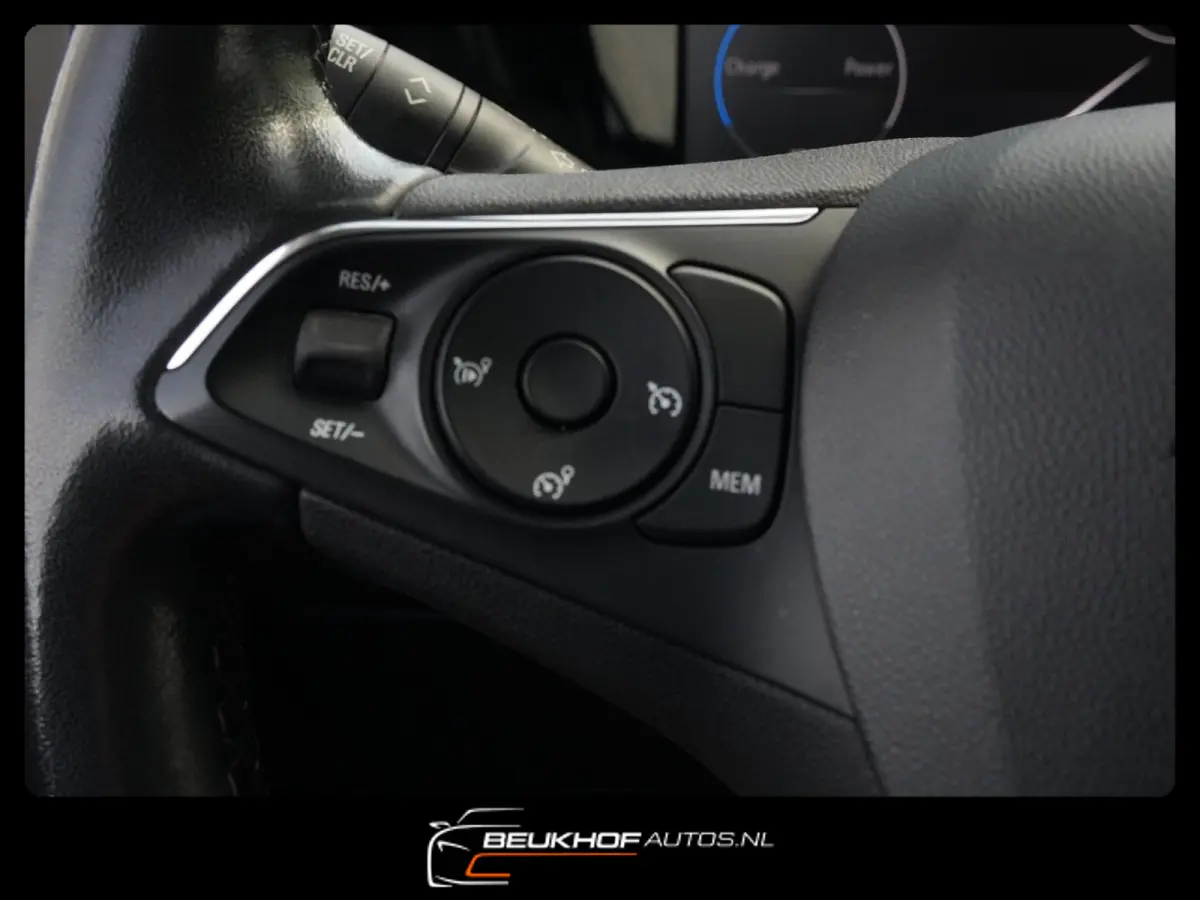 Business Elegance 50-kWh Carplay Cruis Soh91.6%