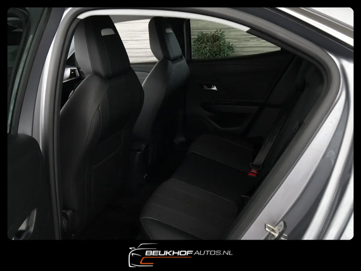 Business Elegance 50-kWh Carplay Cruis Soh91.6%