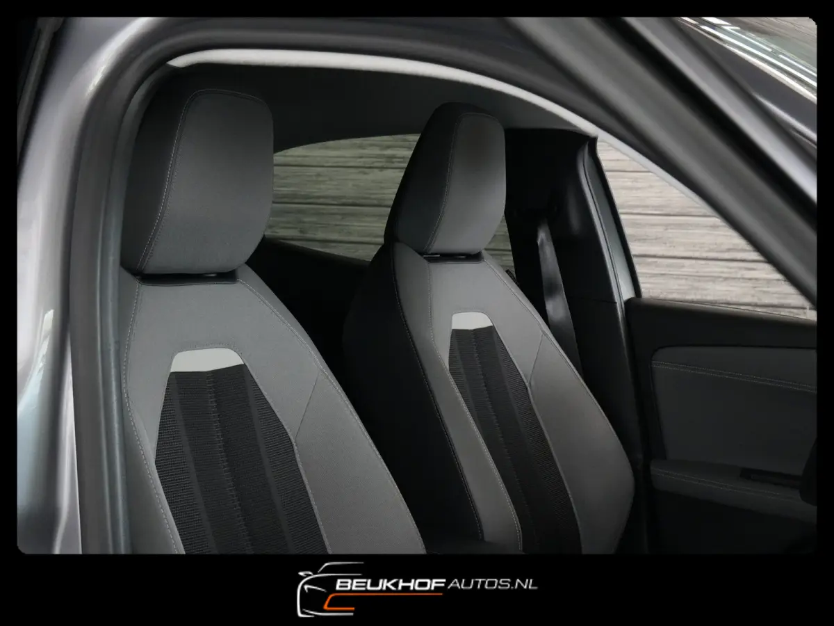 Business Elegance 50-kWh Carplay Cruis Soh91.6%