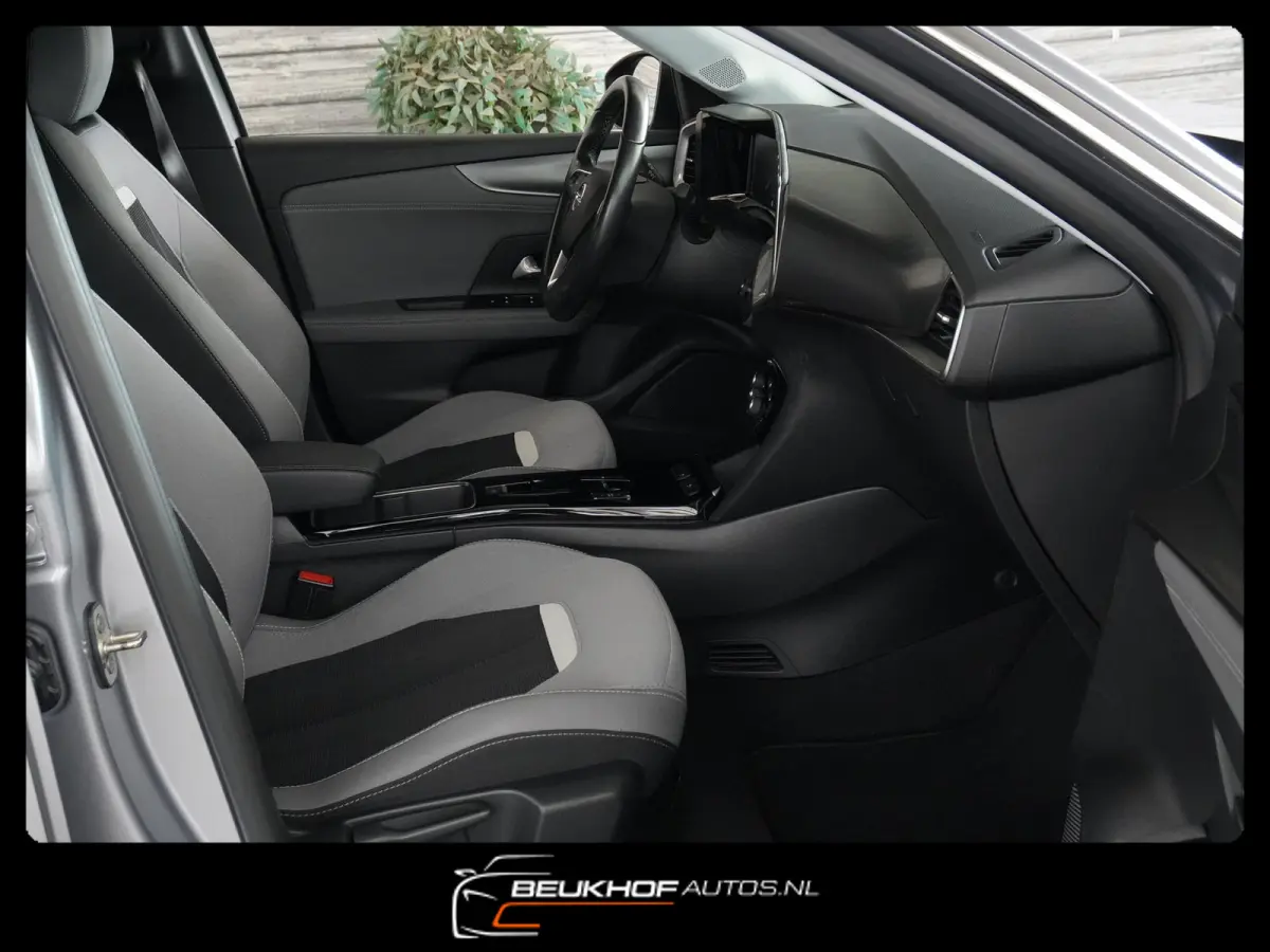 Business Elegance 50-kWh Carplay Cruis Soh91.6%