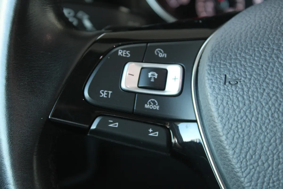 1.4 TSI Highline Business R 7p | 7-persoons | Velours bekleding | Adaptieve cruise control | Stoelverwarming | Masage |