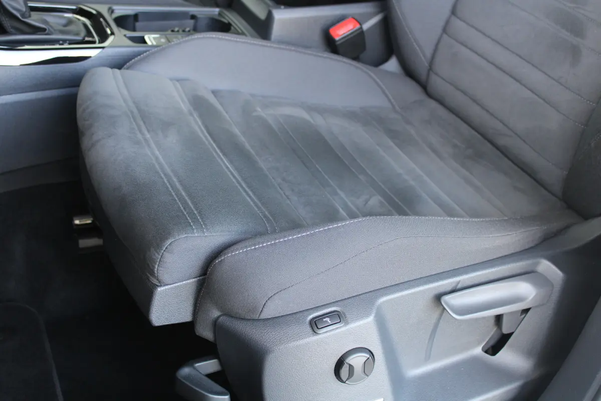 1.4 TSI Highline Business R 7p | 7-persoons | Velours bekleding | Adaptieve cruise control | Stoelverwarming | Masage |
