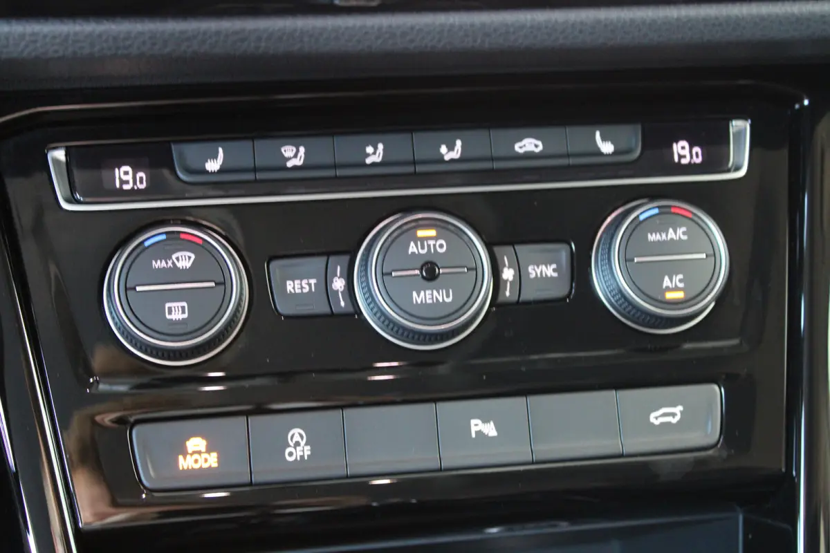 1.4 TSI Highline Business R 7p | 7-persoons | Velours bekleding | Adaptieve cruise control | Stoelverwarming | Masage |