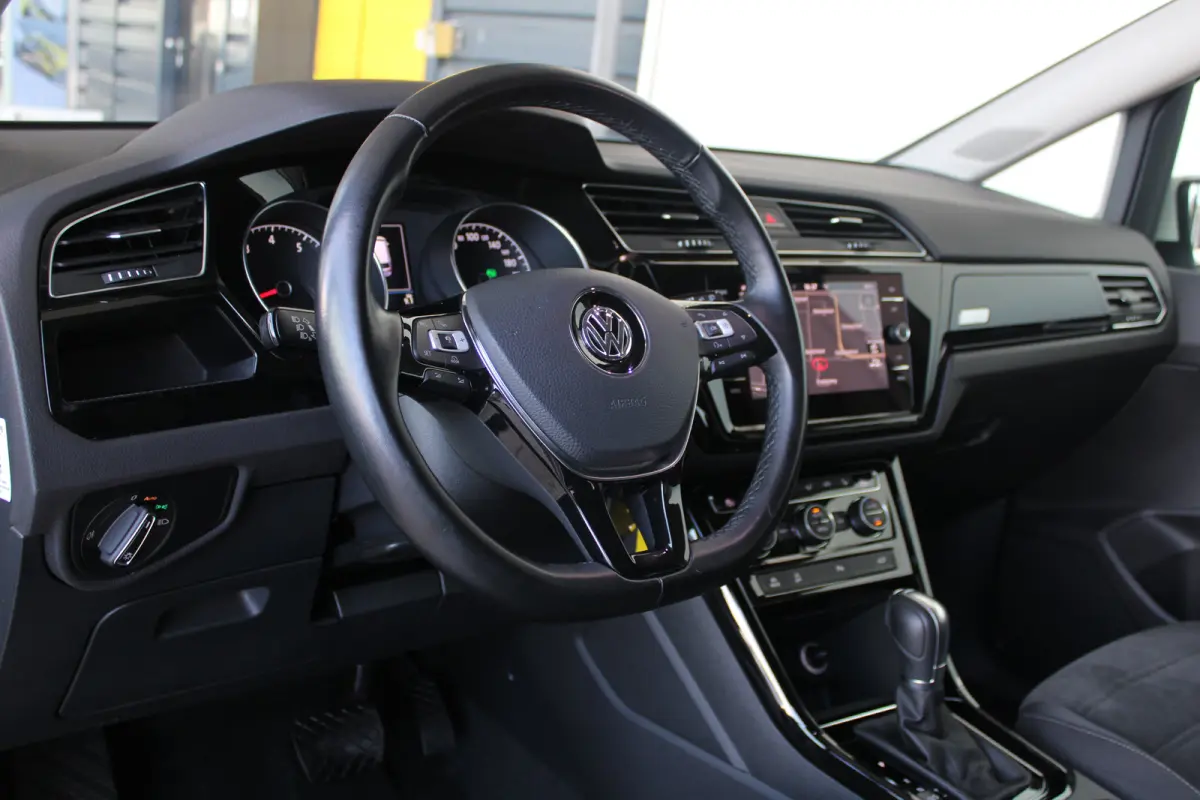 1.4 TSI Highline Business R 7p | 7-persoons | Velours bekleding | Adaptieve cruise control | Stoelverwarming | Masage |
