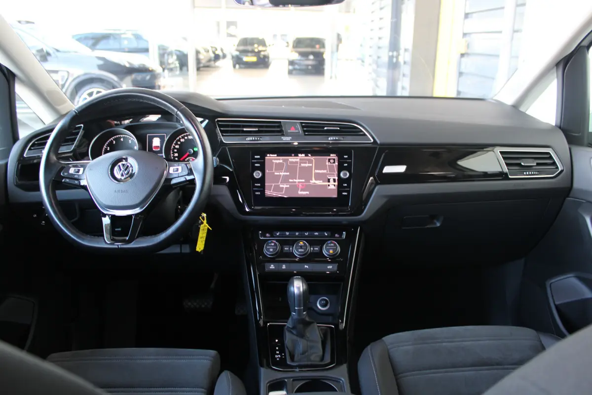 1.4 TSI Highline Business R 7p | 7-persoons | Velours bekleding | Adaptieve cruise control | Stoelverwarming | Masage |