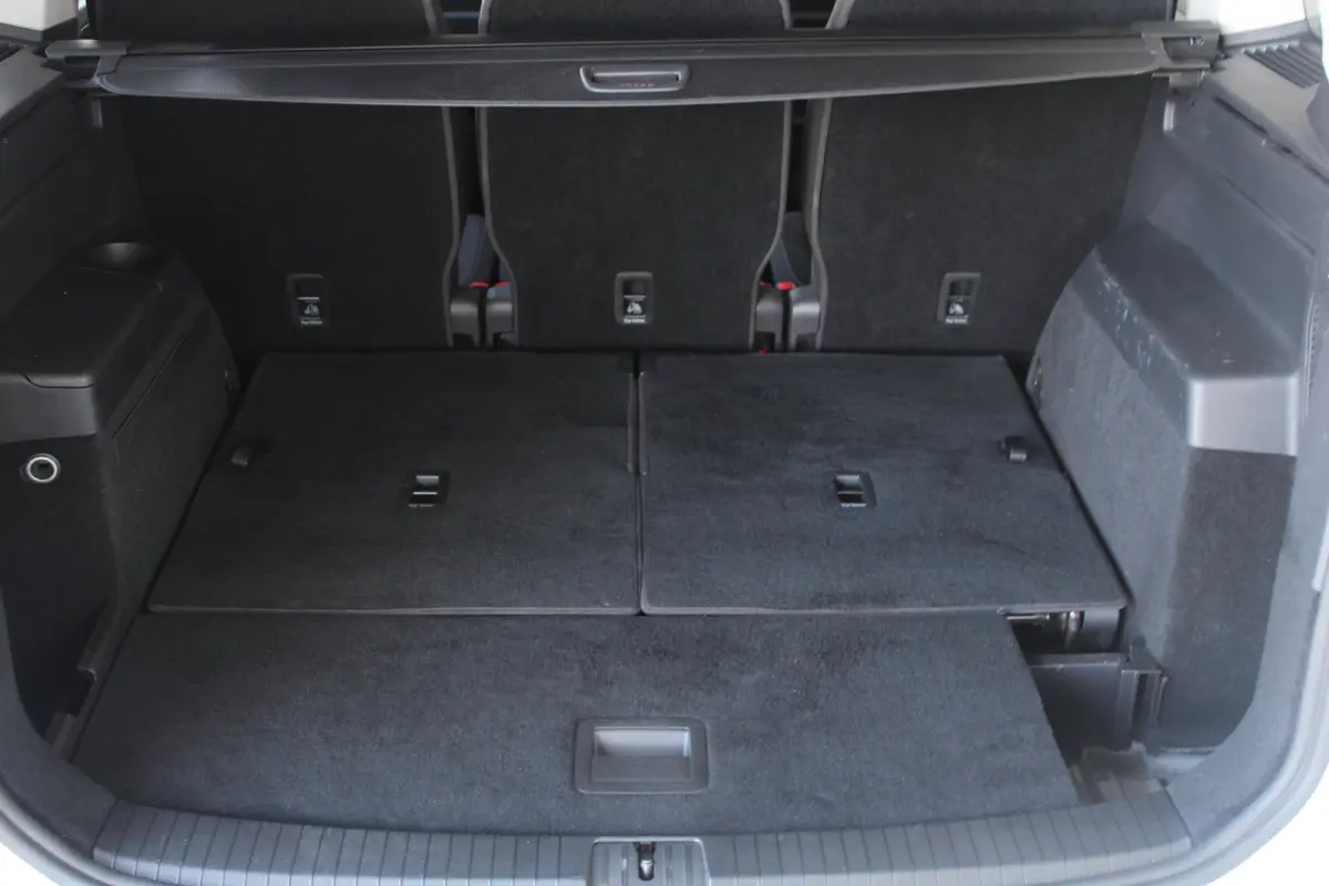 1.4 TSI Highline Business R 7p | 7-persoons | Velours bekleding | Adaptieve cruise control | Stoelverwarming | Masage |