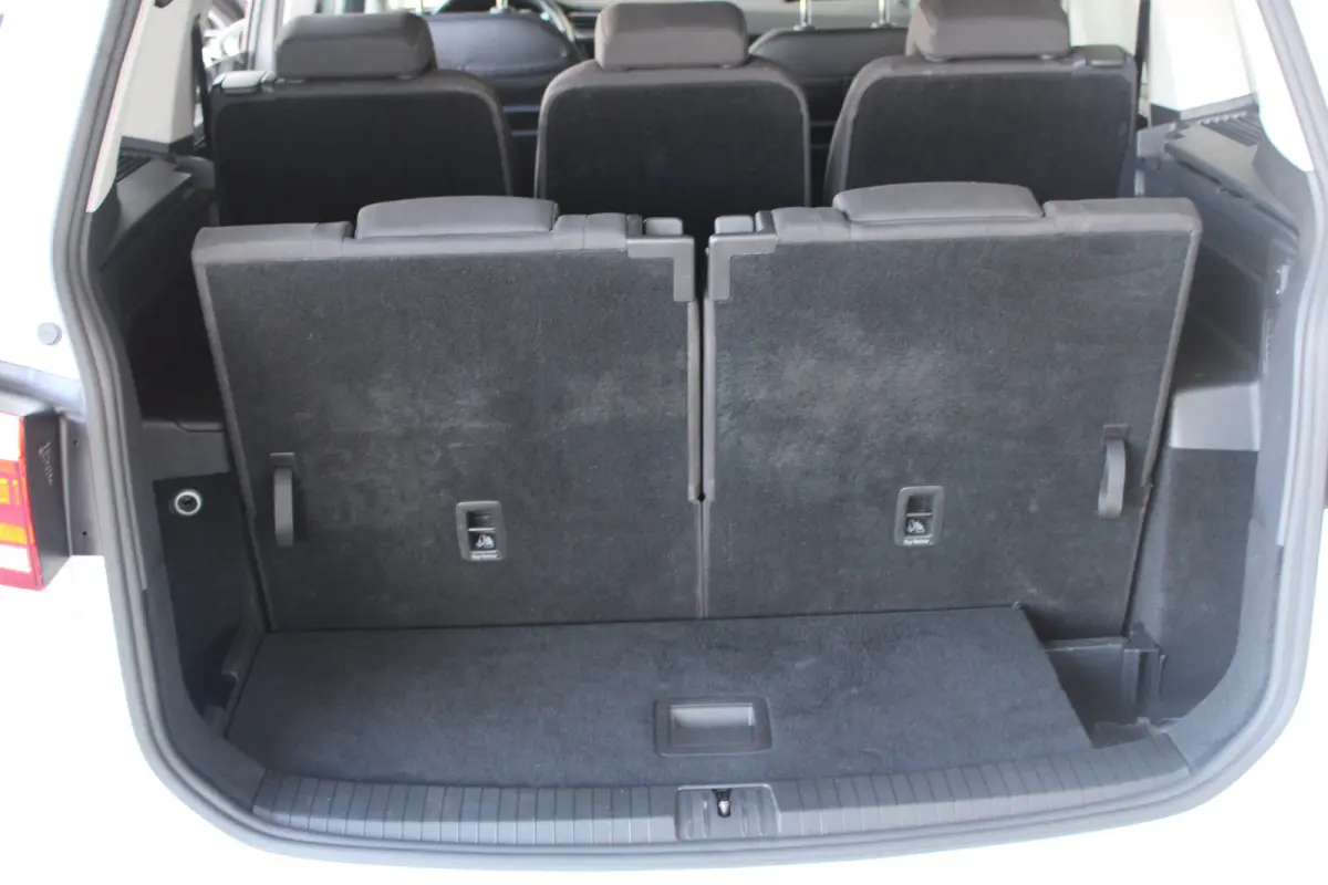 1.4 TSI Highline Business R 7p | 7-persoons | Velours bekleding | Adaptieve cruise control | Stoelverwarming | Masage |