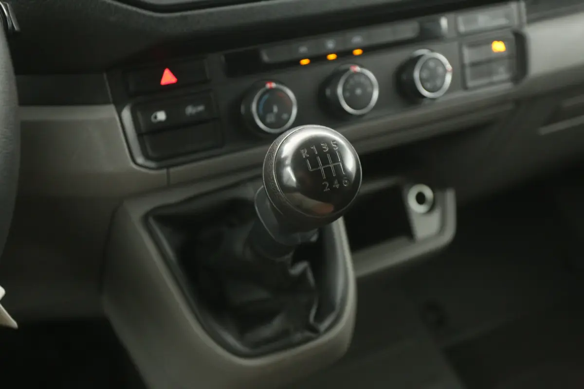 2.0 TDI L3H3 140PK | Airco | Cruise | Parkeersens. | 3 Zits