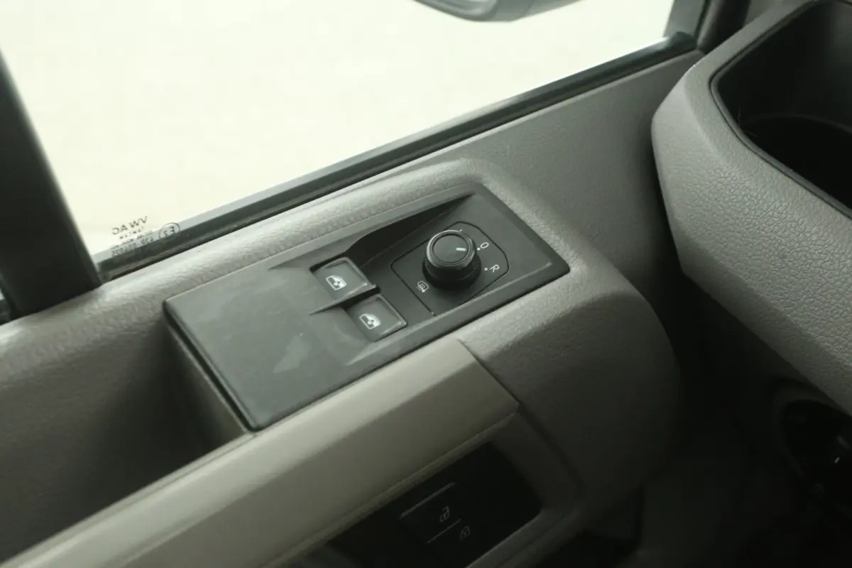 2.0 TDI L3H3 140PK | Airco | Cruise | Parkeersens. | 3 Zits