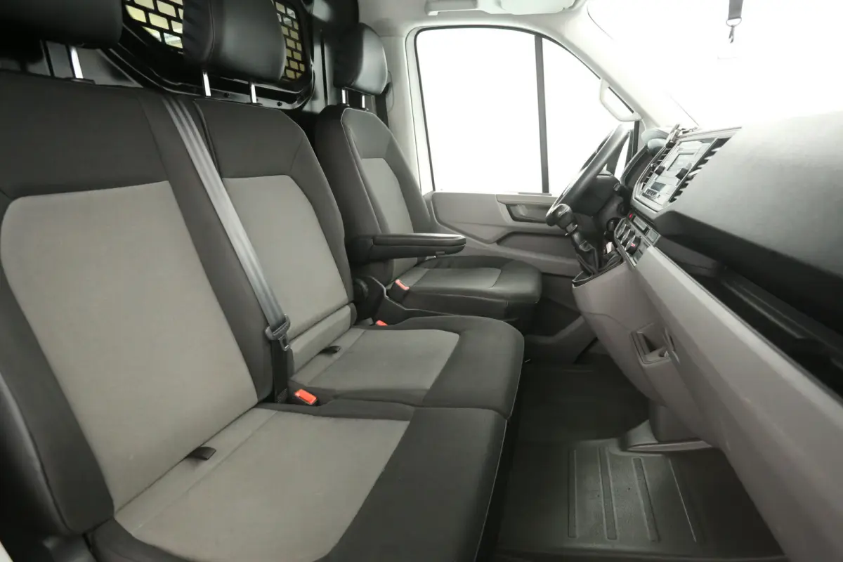 2.0 TDI L3H3 140PK | Airco | Cruise | Parkeersens. | 3 Zits