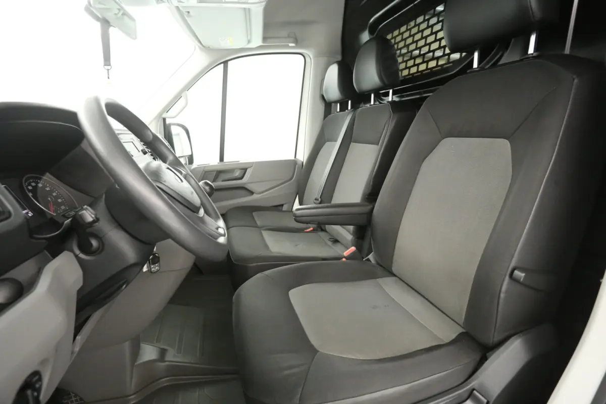 2.0 TDI L3H3 140PK | Airco | Cruise | Parkeersens. | 3 Zits