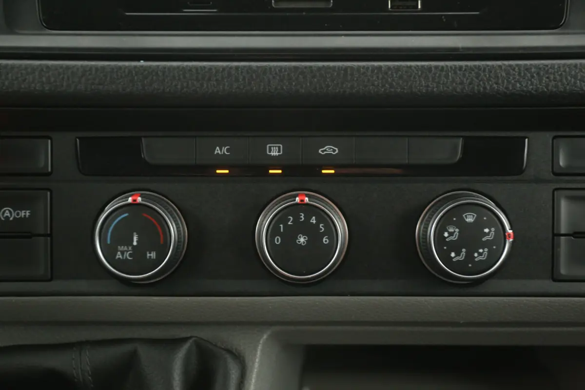 2.0 TDI L3H3 140PK | Airco | Cruise | Parkeersens. | 3 Zits