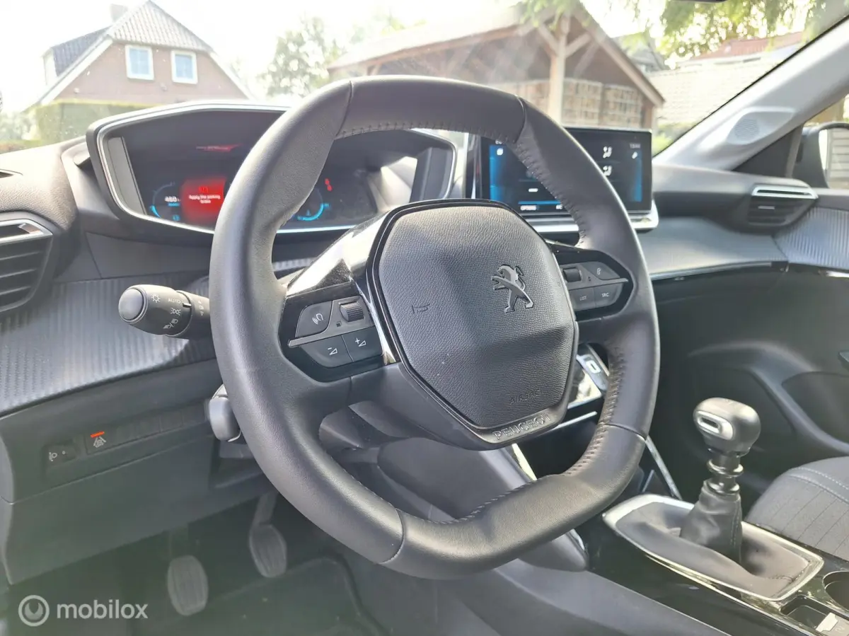 1.2 PureTech Allure Pack 1 Eig. NL-Auto ! BTW-Auto ! Camera 360, Climate-Control, Cruise-Control, Led, LM-Velgen.