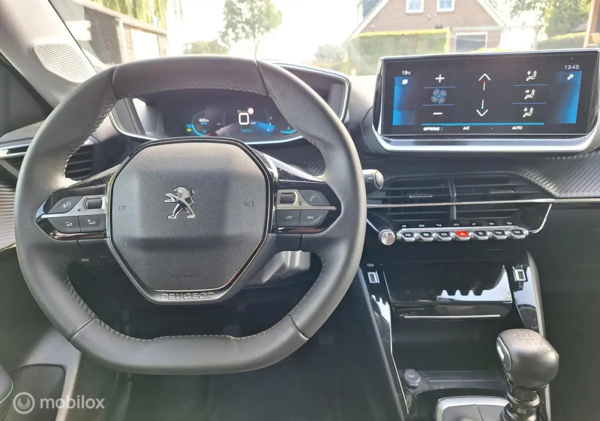 1.2 PureTech Allure Pack 1 Eig. NL-Auto ! BTW-Auto ! Camera 360, Climate-Control, Cruise-Control, Led, LM-Velgen.