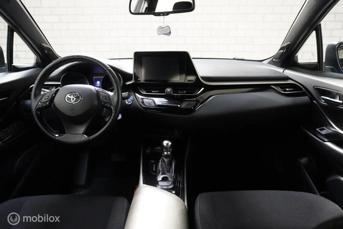 1.8 Hybrid Executive Ultimate