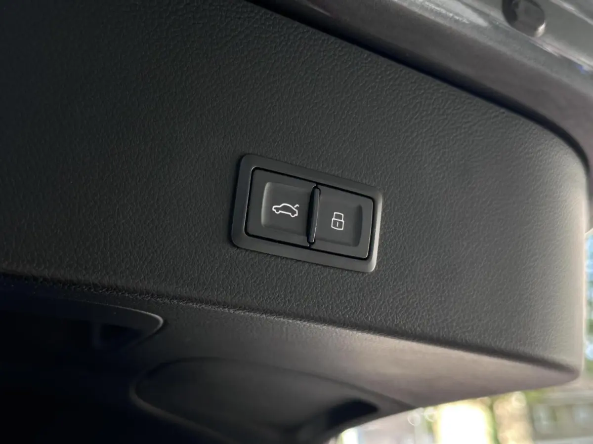 1.8 TFSI ultra S line Edition Camera, Navi, LM..