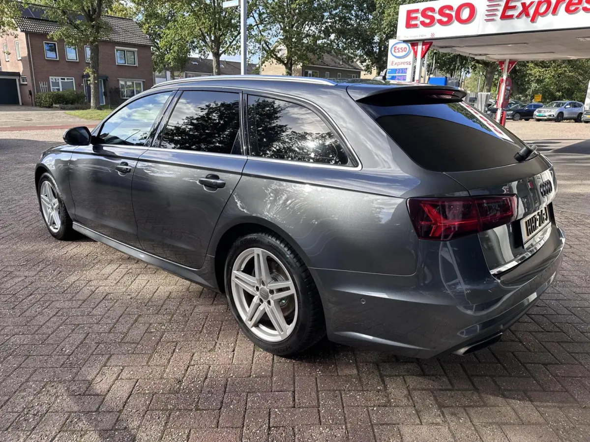 1.8 TFSI ultra S line Edition Camera, Navi, LM..