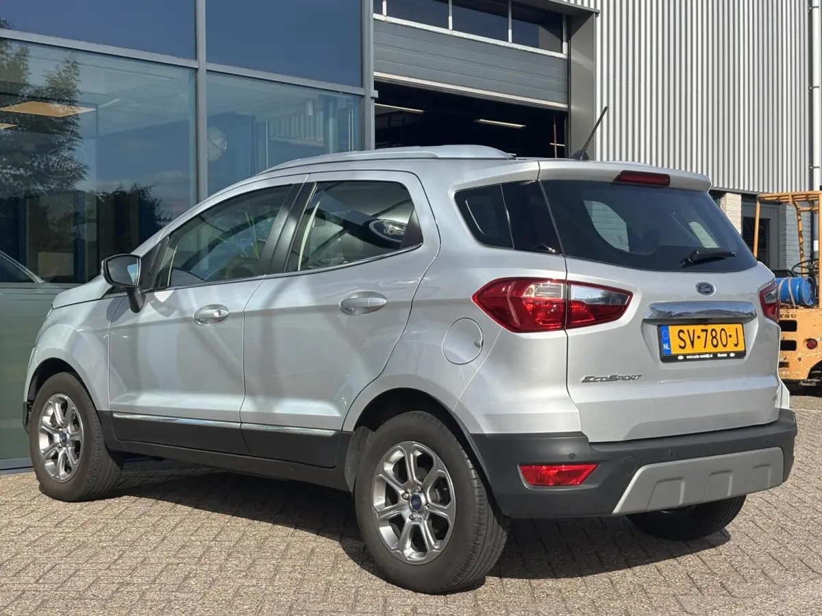 1.0 EcoBoost Trend Essential 125PK Winterpack Camera Navi Cruise Parkeersensoren B&O Blind-Spot Climate Dealer-Onderhouden *1ste Eigenaar*