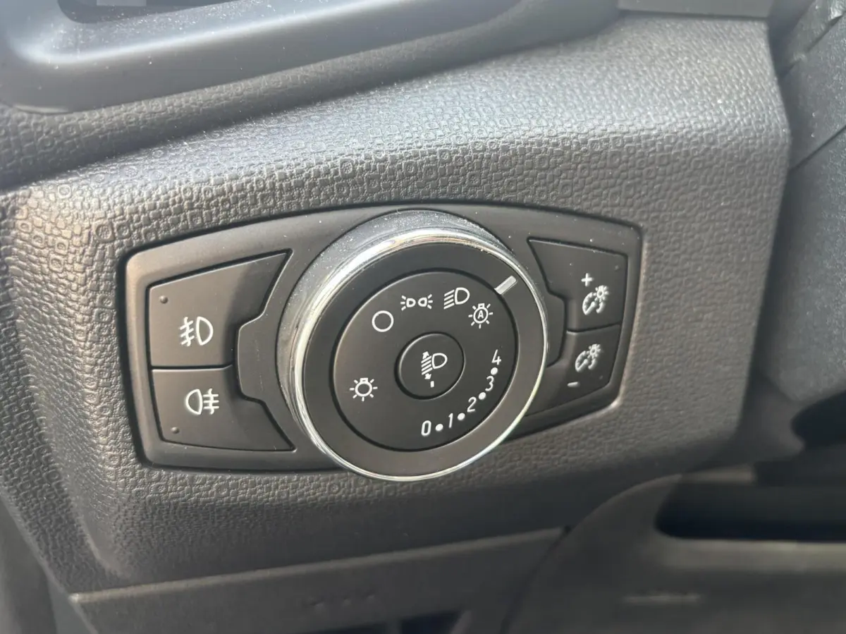1.0 EcoBoost Trend Essential 125PK Winterpack Camera Navi Cruise Parkeersensoren B&O Blind-Spot Climate Dealer-Onderhouden *1ste Eigenaar*