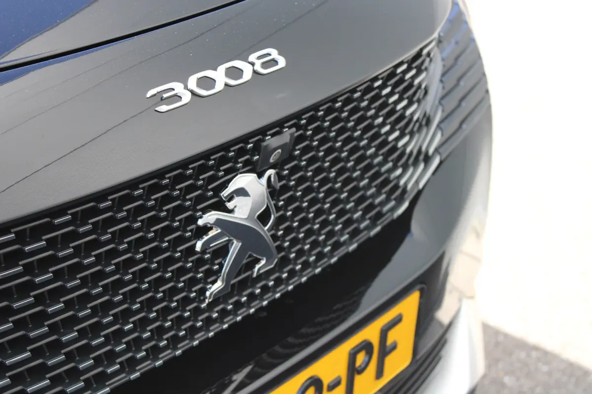 1.6 HYbrid 225 GT | Elektrisch verstelbare stoel | Focal | Navigatie | Camera voor + achter | Alcantara |