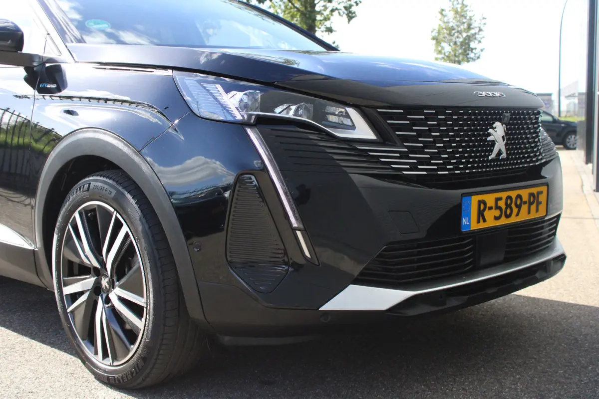 1.6 HYbrid 225 GT | Elektrisch verstelbare stoel | Focal | Navigatie | Camera voor + achter | Alcantara |