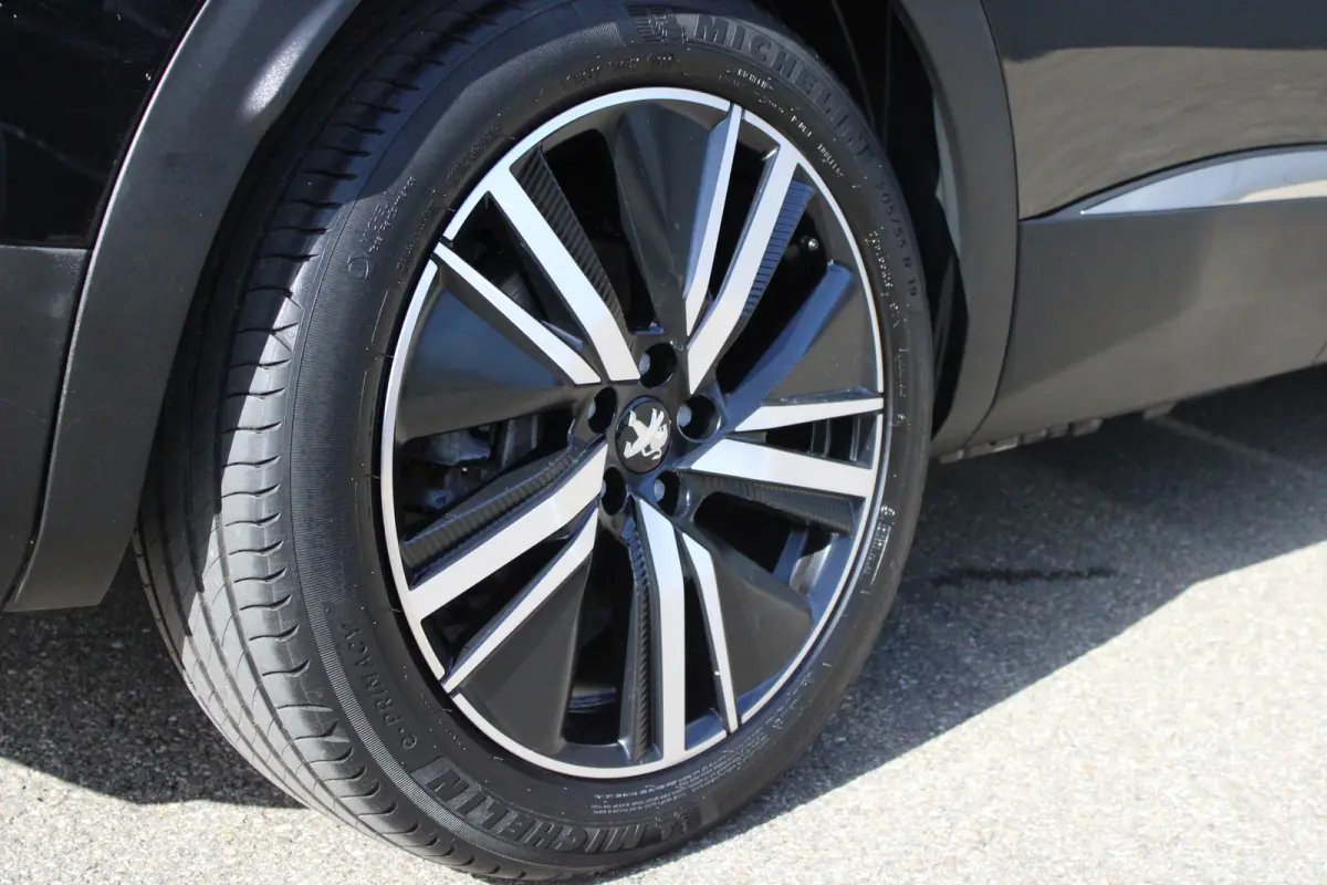 1.6 HYbrid 225 GT | Elektrisch verstelbare stoel | Focal | Navigatie | Camera voor + achter | Alcantara |