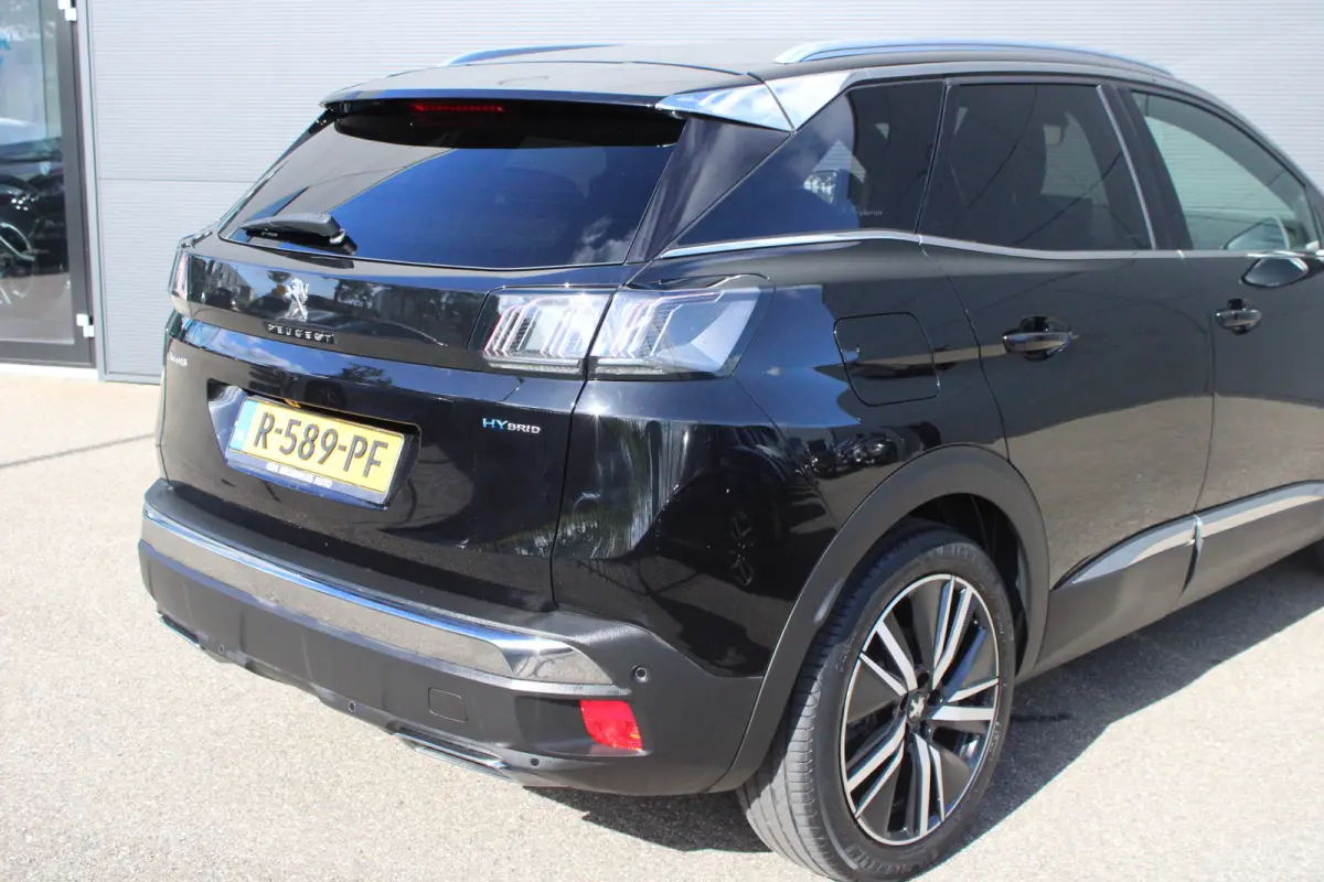 1.6 HYbrid 225 GT | Elektrisch verstelbare stoel | Focal | Navigatie | Camera voor + achter | Alcantara |
