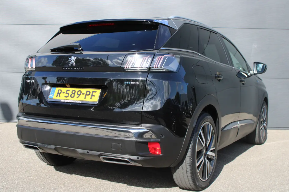1.6 HYbrid 225 GT | Elektrisch verstelbare stoel | Focal | Navigatie | Camera voor + achter | Alcantara |
