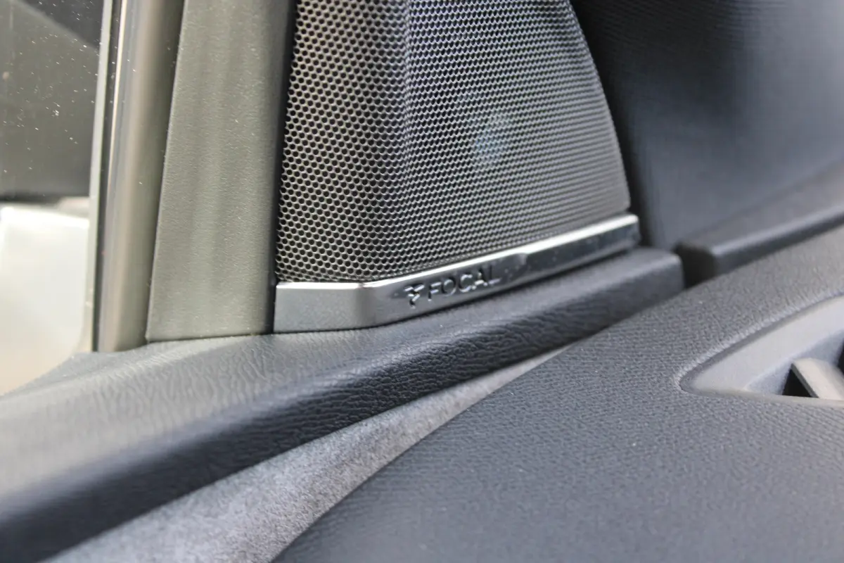 1.6 HYbrid 225 GT | Elektrisch verstelbare stoel | Focal | Navigatie | Camera voor + achter | Alcantara |