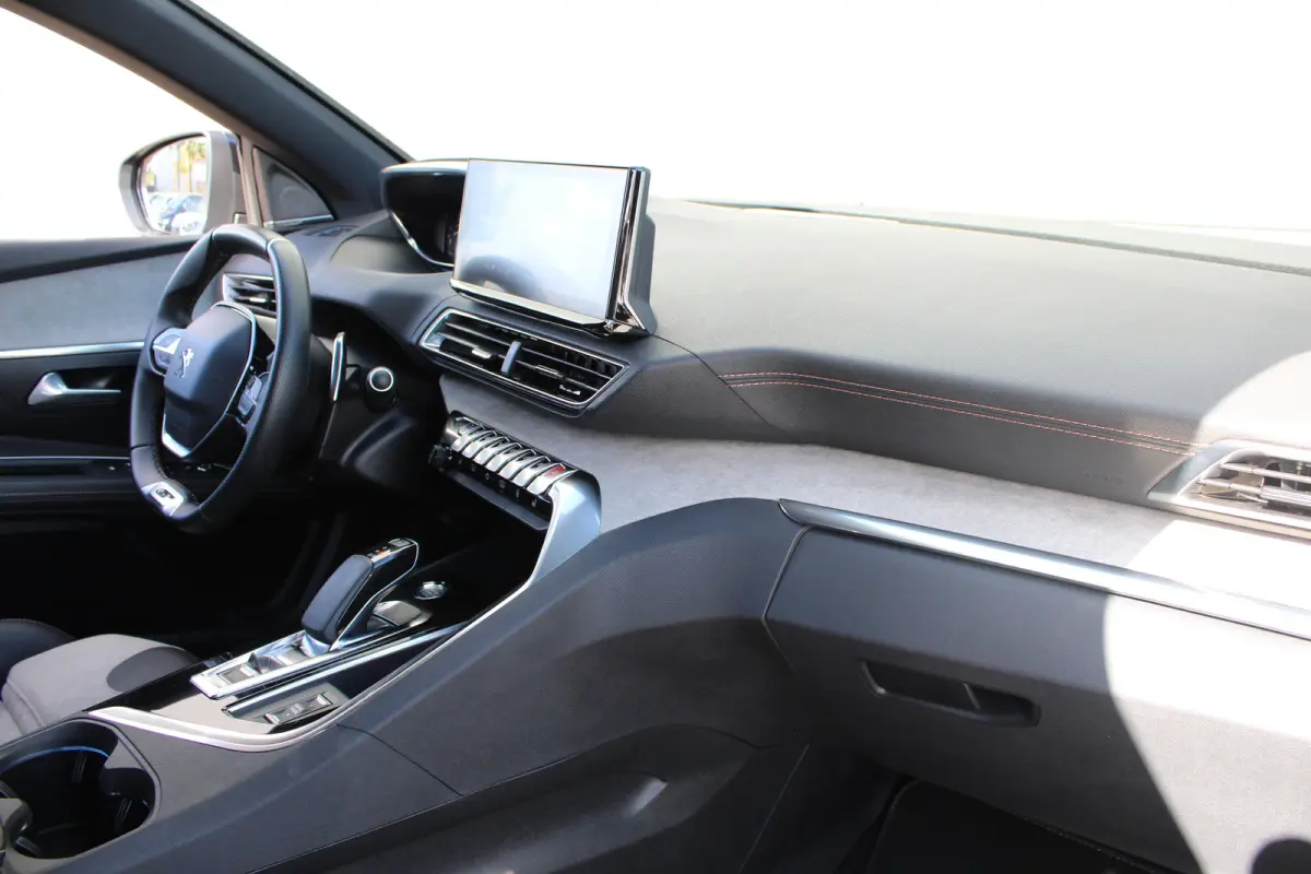 1.6 HYbrid 225 GT | Elektrisch verstelbare stoel | Focal | Navigatie | Camera voor + achter | Alcantara |