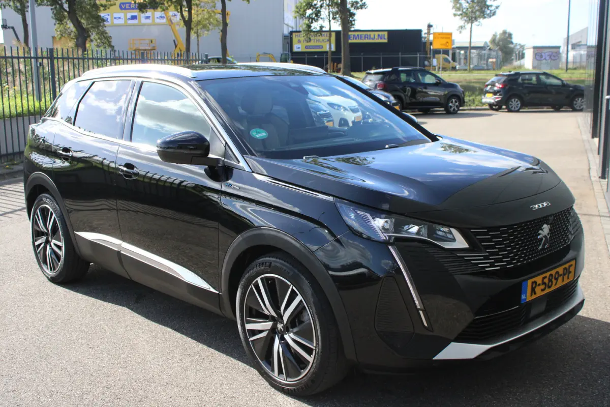 1.6 HYbrid 225 GT | Elektrisch verstelbare stoel | Focal | Navigatie | Camera voor + achter | Alcantara |