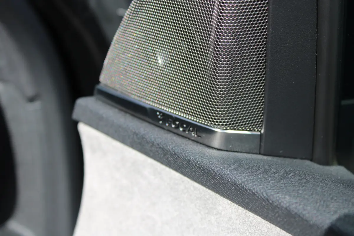 1.6 HYbrid 225 GT | Elektrisch verstelbare stoel | Focal | Navigatie | Camera voor + achter | Alcantara |