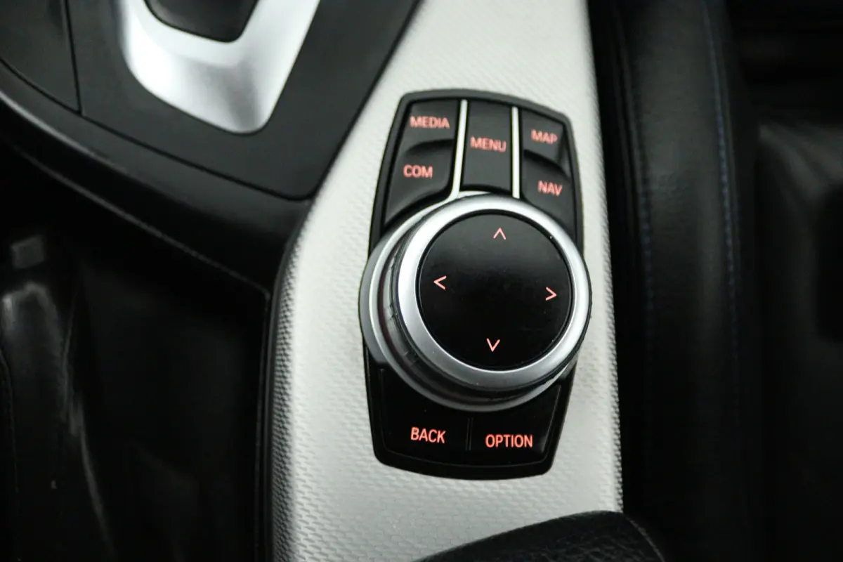118i Edition M Sport Shadow Executive (TREKHAAK, CRUISE CONTROL, NAVIGATIE, DEALER ONDERHOUDEN)