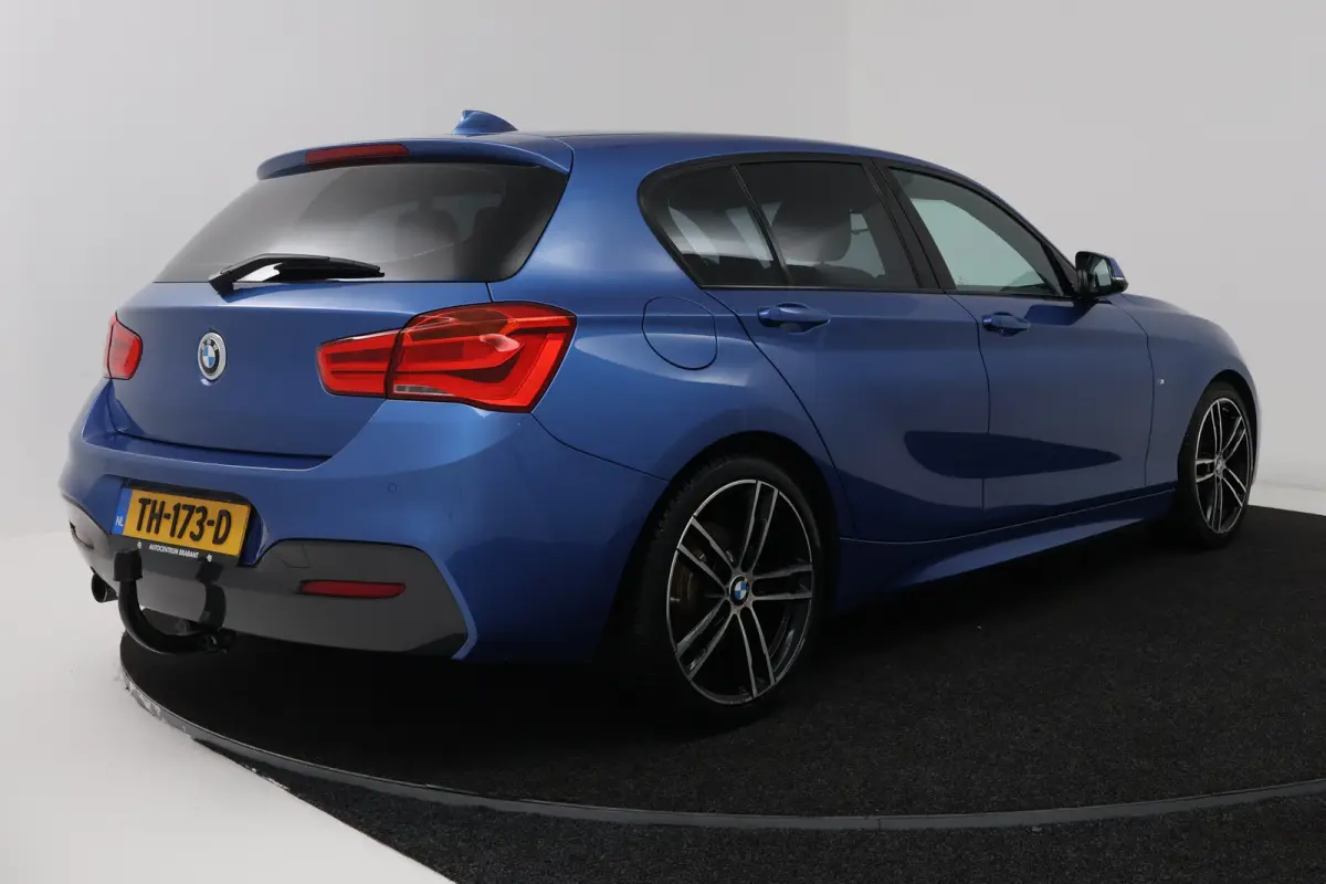 118i Edition M Sport Shadow Executive (TREKHAAK, CRUISE CONTROL, NAVIGATIE, DEALER ONDERHOUDEN)