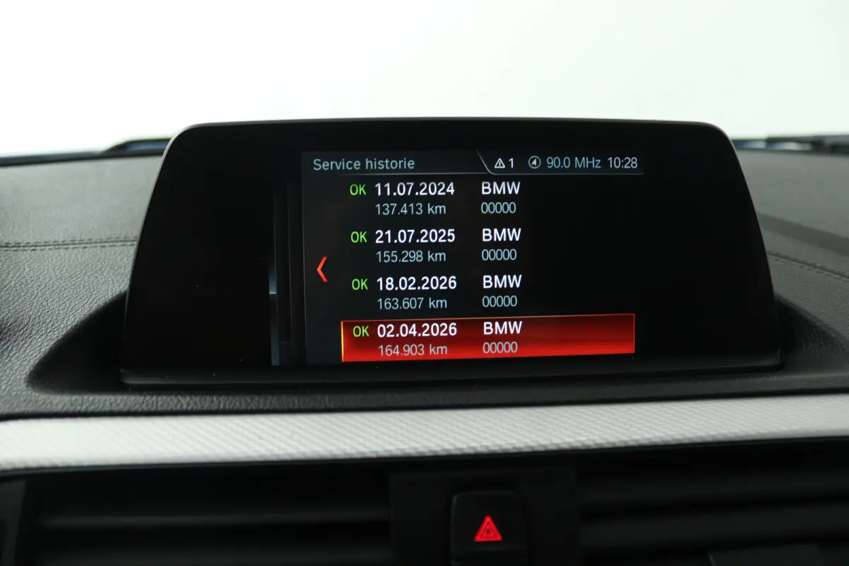118i Edition M Sport Shadow Executive (TREKHAAK, CRUISE CONTROL, NAVIGATIE, DEALER ONDERHOUDEN)
