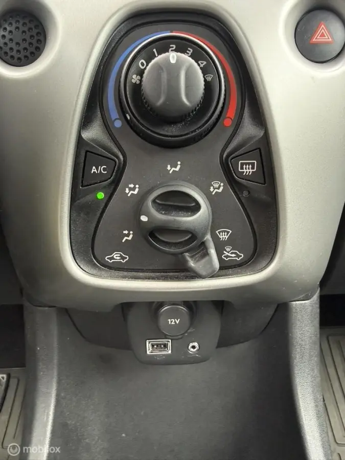 1.0 VVT-i X-Play |5Drs|Airco|Camera|Elek ramen|