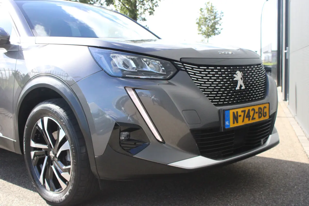 1.2 PureTech 130pk EAT8 Allure Pack | Automaat | Navigatie | Camera | Apple carplay | NL auto | Keyless | 70.000km |