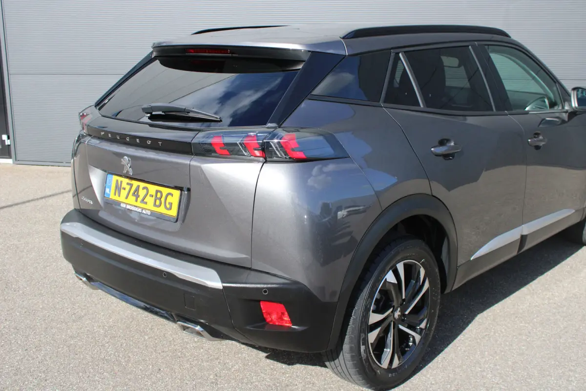 1.2 PureTech 130pk EAT8 Allure Pack | Automaat | Navigatie | Camera | Apple carplay | NL auto | Keyless | 70.000km |