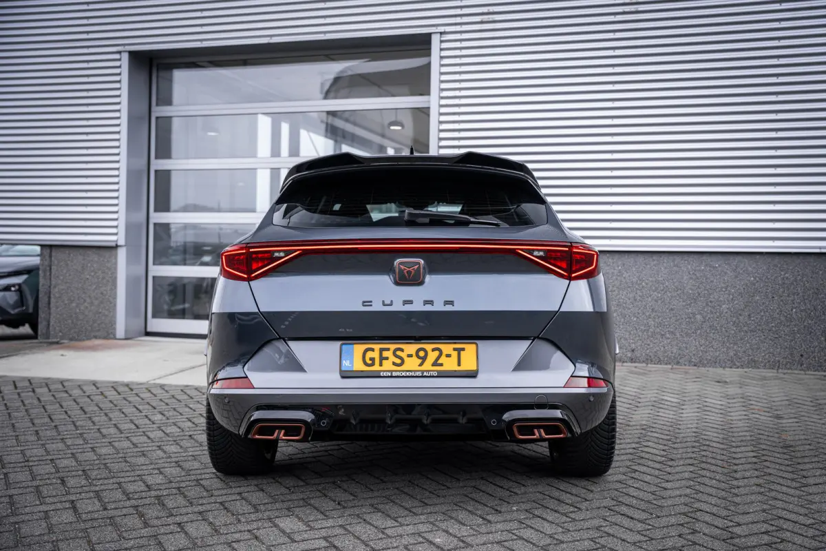 1.4 e-Hybrid VZ 245PK Performance | Achterspoiler | Achteruitrijcamera | Cruise control adaptief