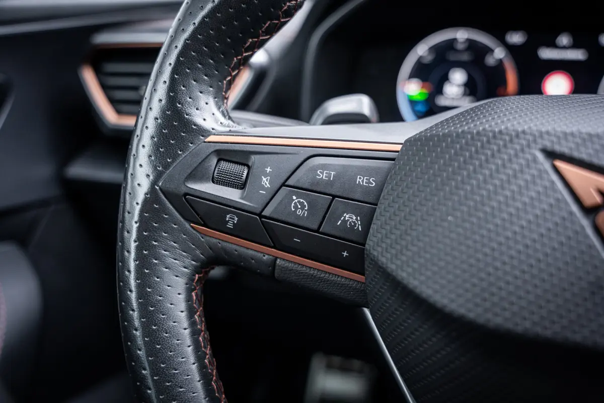 1.4 e-Hybrid VZ 245PK Performance | Achterspoiler | Achteruitrijcamera | Cruise control adaptief
