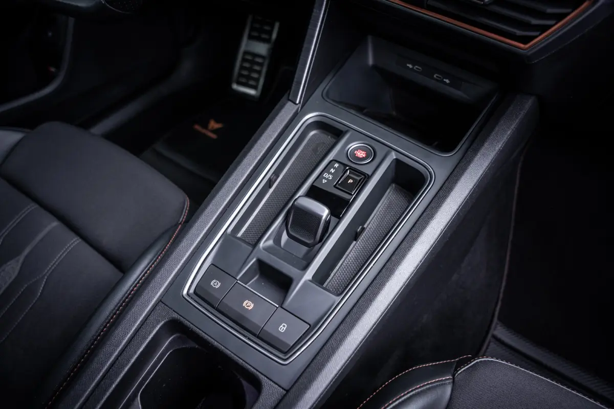 1.4 e-Hybrid VZ 245PK Performance | Achterspoiler | Achteruitrijcamera | Cruise control adaptief