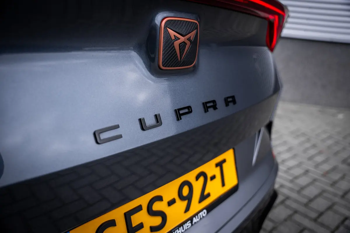 1.4 e-Hybrid VZ 245PK Performance | Achterspoiler | Achteruitrijcamera | Cruise control adaptief