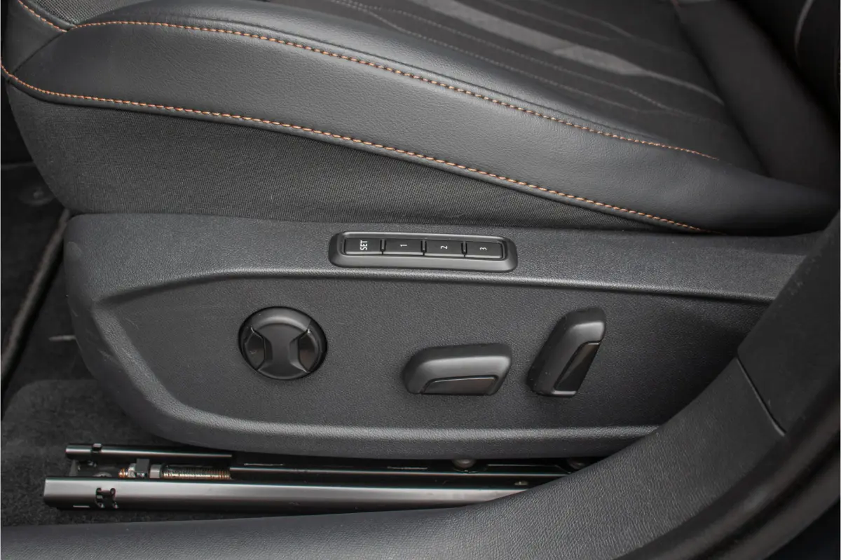 1.4 e-Hybrid 245pk VZ, Memory, Trekhaak, Stoel & Stuurverwarming, Carplay, Camera, Full LED, Adaptive Cruise.