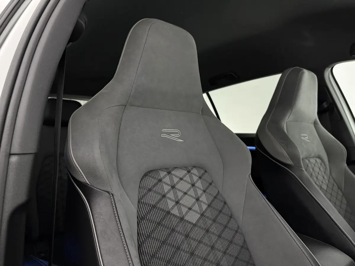 1.5 eTSI R-Line | Virtual | Sfeer | H/K | IQ-Lights | Camera | Cruise | Carplay | Parkeersens. | NAP