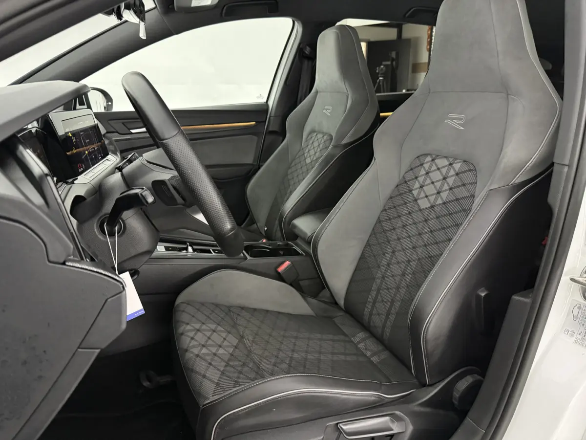 1.5 eTSI R-Line | Virtual | Sfeer | H/K | IQ-Lights | Camera | Cruise | Carplay | Parkeersens. | NAP