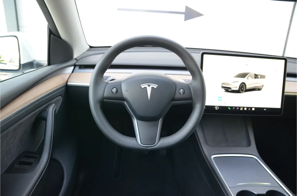 Long Range RWD 75 kWh AutoPilot3.0 Ryzen