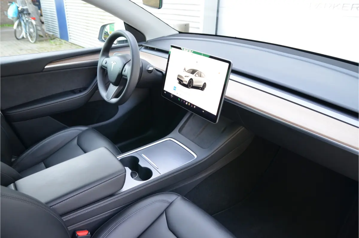 Long Range RWD 75 kWh AutoPilot3.0 Ryzen
