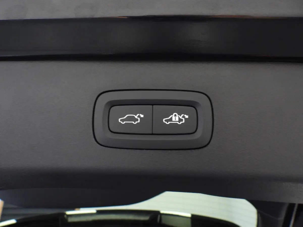 1.5 PHEV BlackLine TREKH./NAVI/360CAM/SCHUIFDAK/LED/20"LMV!