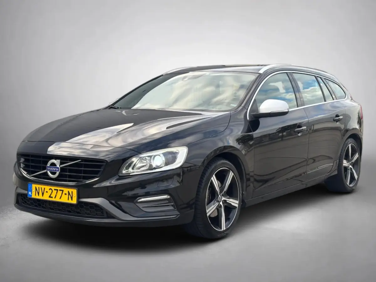 1.5 T3 Nordic+ R-Design (NL-auto, Goed OndH, Navi, StoelV, Trekhaak, Cruise Con, Climate Con, Etc)
