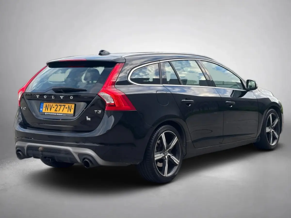 1.5 T3 Nordic+ R-Design (NL-auto, Goed OndH, Navi, StoelV, Trekhaak, Cruise Con, Climate Con, Etc)